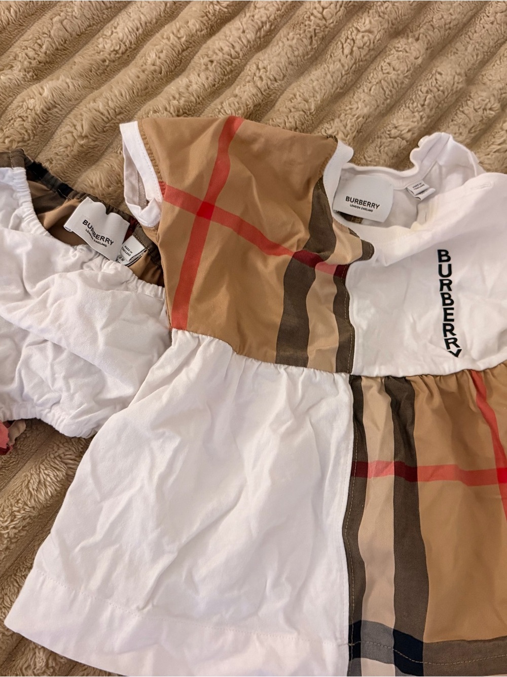 Burberry White Top with Beige Classic Check